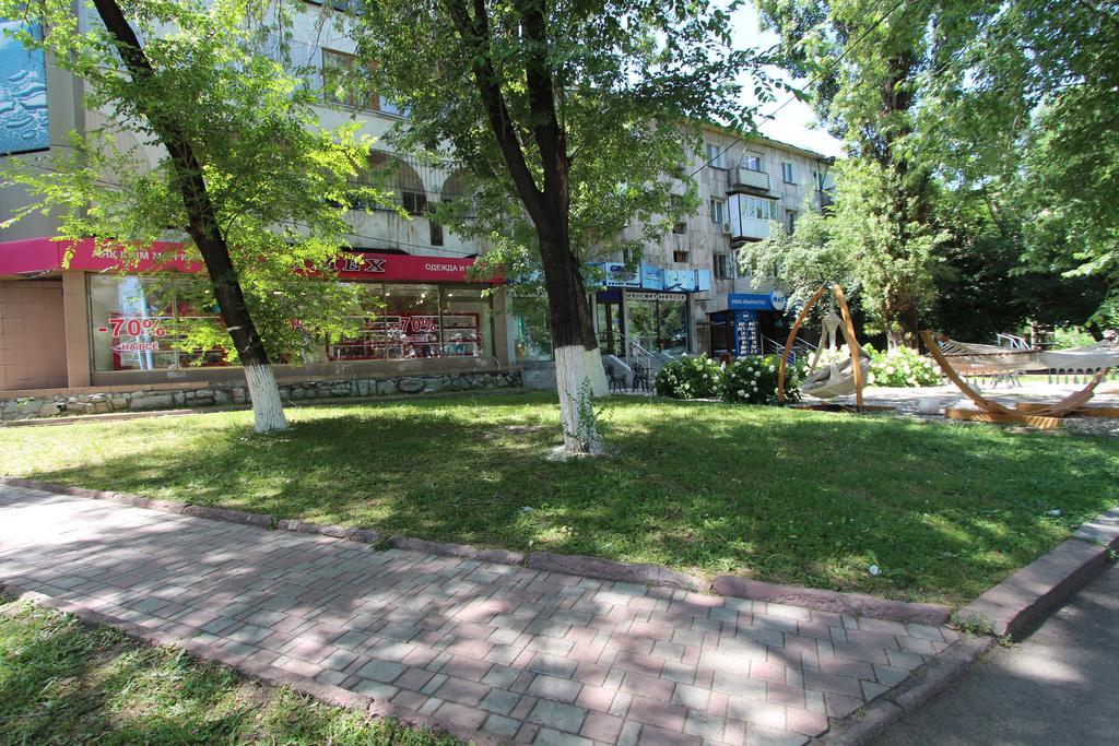 Nadezhda Apartments On Dostyk Street 89 Алма Ата Екстериор снимка