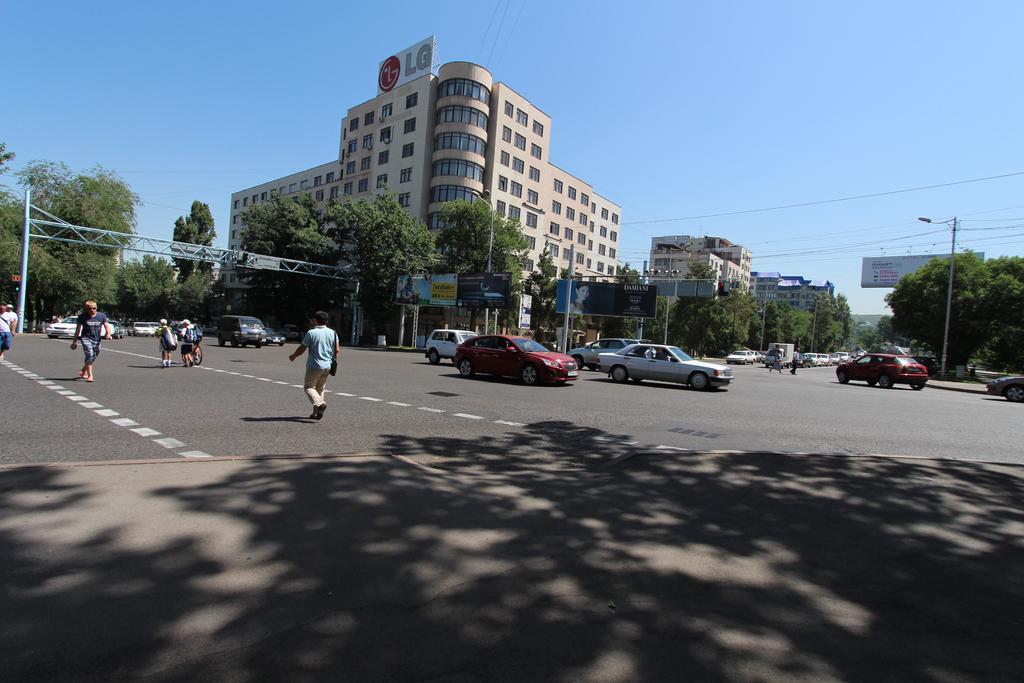 Nadezhda Apartments On Dostyk Street 89 Алма Ата Екстериор снимка