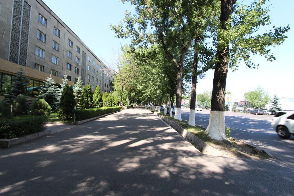 Nadezhda Apartments On Dostyk Street 89 Алма Ата Екстериор снимка